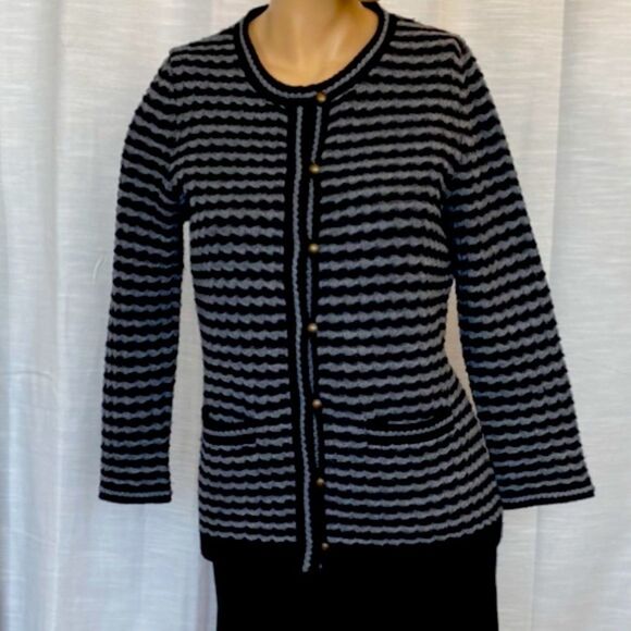 Tinley Road Cardigan Sweater Gold Buttons Retro Jacket Style Size Medium - Picture 4 of 8